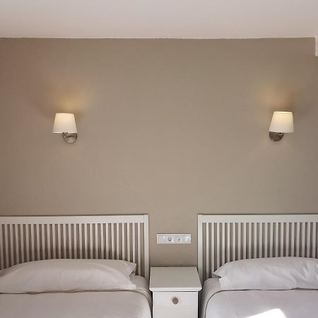 Hotel Román Naveces Esterno foto
