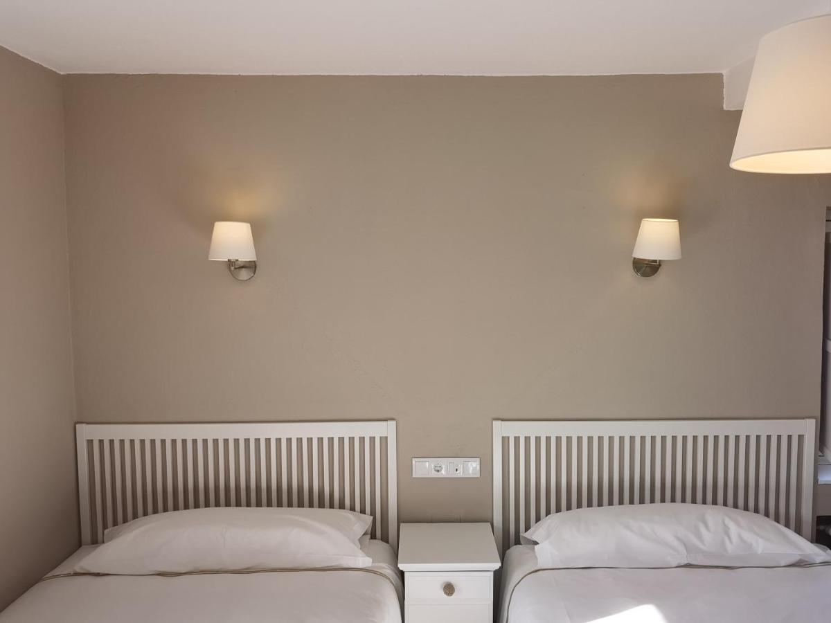 Hotel Román Naveces Esterno foto